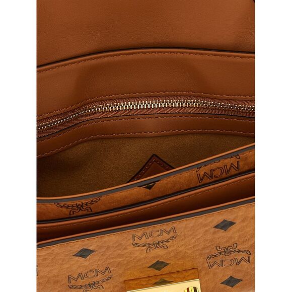 Mcm Women 'Tracy' Medium Shoulder Bag - Picture 4 of 4